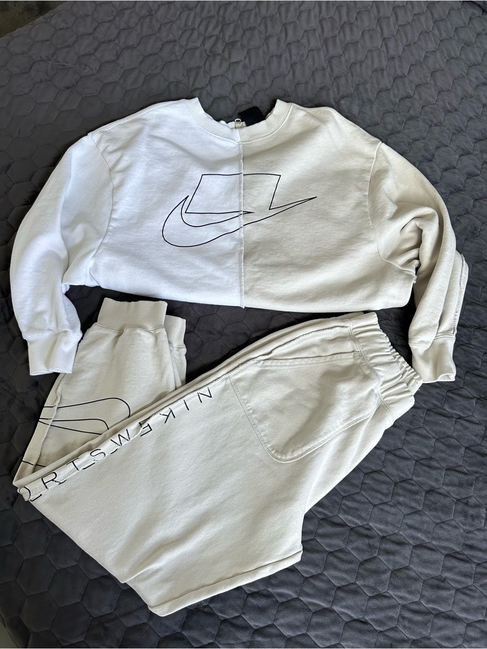Nike Women’s 2-tone oversized zip back sweatshirt & outline logo sweatpants set